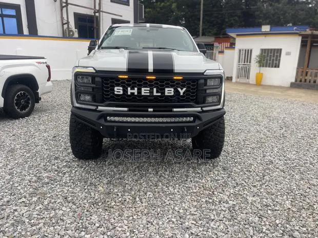 Ford F-250 2025 White · Photo 1