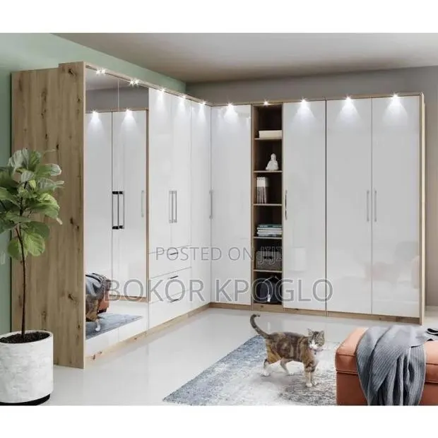 Executive Master Bedroom Wardrobe Designer Man Is Available · Photo 1