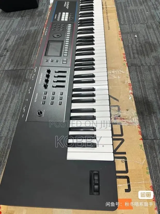 Roland Juno D7 · Photo 2
