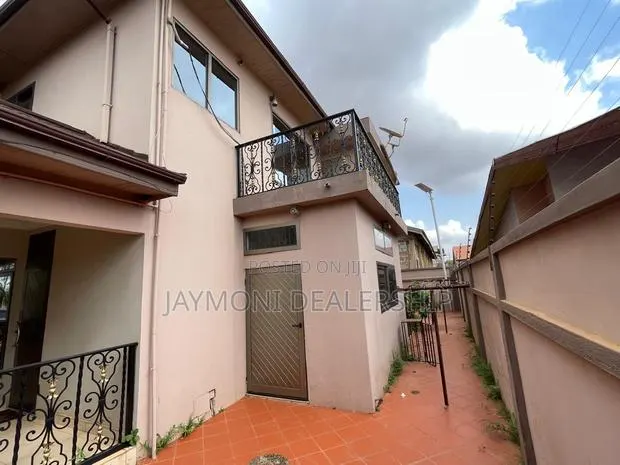 Furnished 4bdrm Mansion in Nagies Angle School, Kumasi Metropolitan · Photo 1