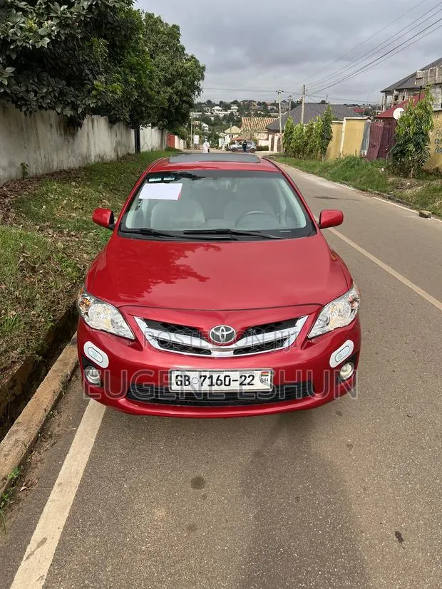 Toyota Corolla 2013 Red · Photo 1