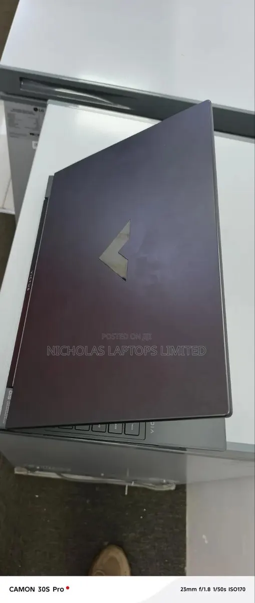 Laptop HP Victus 15 16GB AMD Ryzen 7 SSD 1T · Photo 1