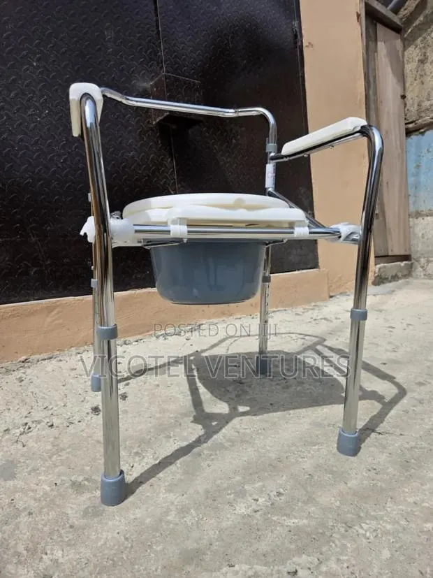 Commode Seat · Photo 1
