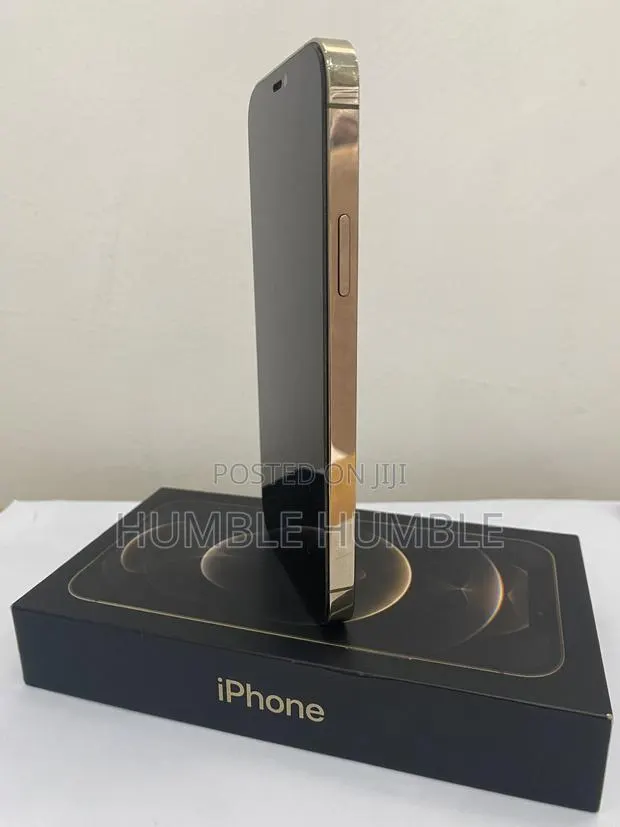 Apple iPhone 12 Pro 256 GB Gold · Photo 1