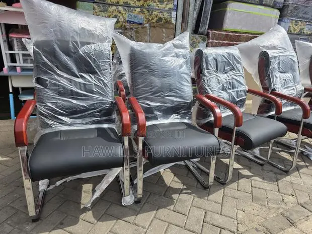 Visitor's or Executive Office Chair · Photo 1