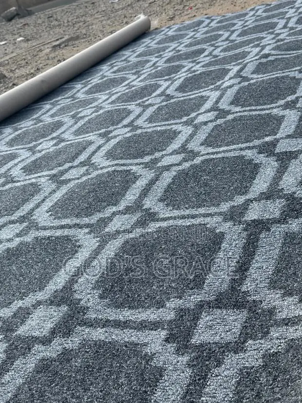 Gray With Design Floor Woolen Carpet · Photo 1