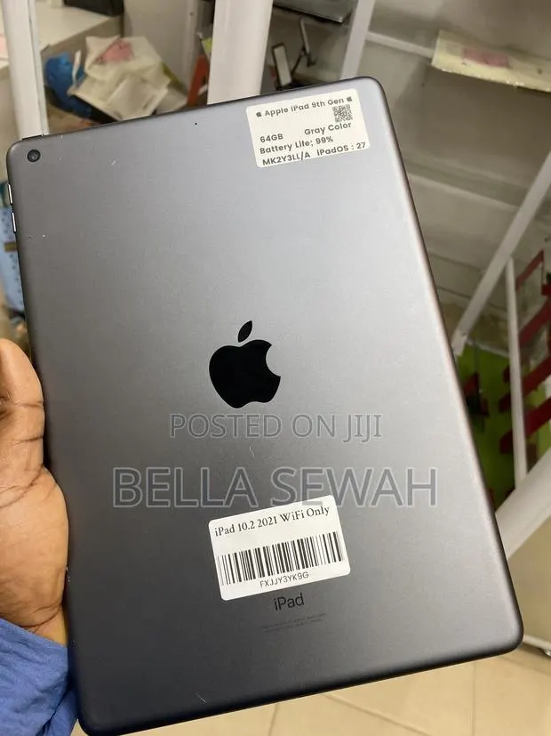 Apple iPad 10.2 (2021) 64 GB Gray · Photo 1