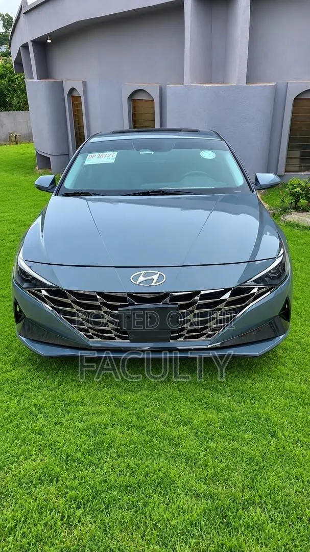 Hyundai Elantra SE 2022 Gray · Photo 1