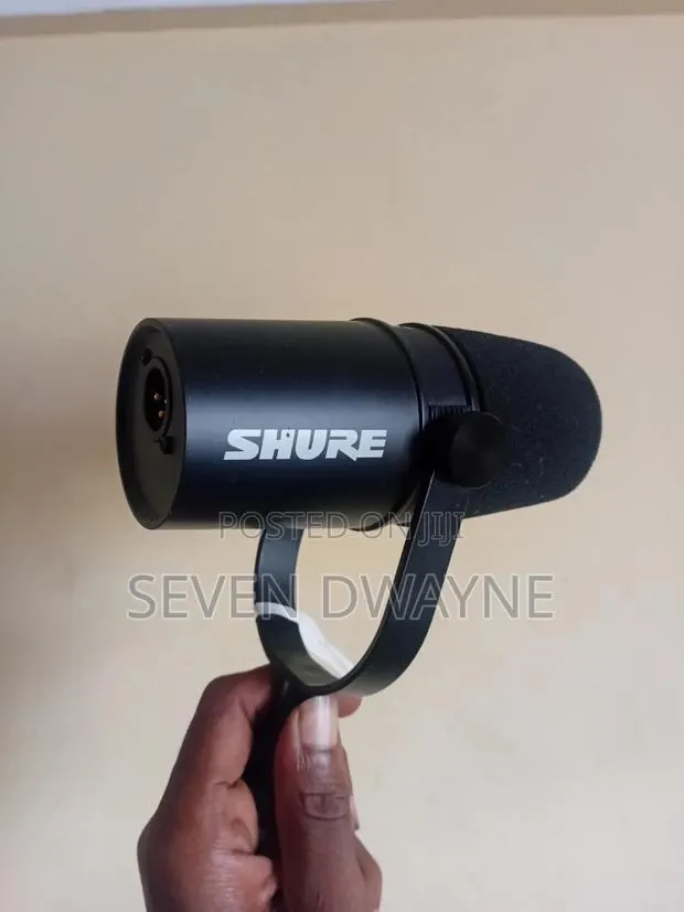Shure Mv7x Dynamic Microphone · Photo 1