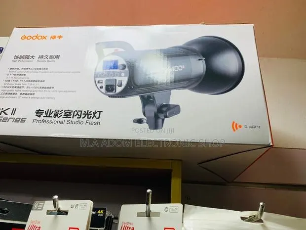 Lovely Design Godox SK 400 Studio Flash Led Light. · Photo 1