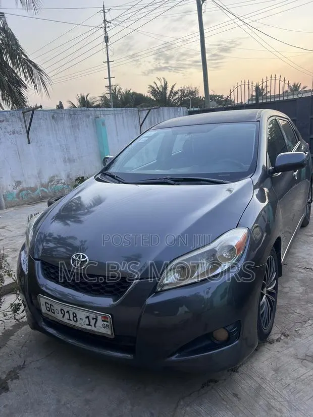 Toyota Matrix 2011 Silver · Photo 1