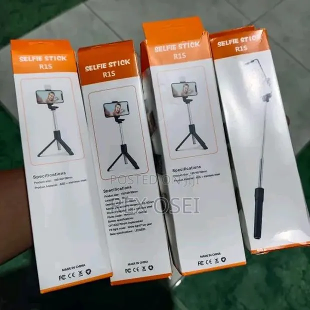 Selfie Stick With Light · Photo 1