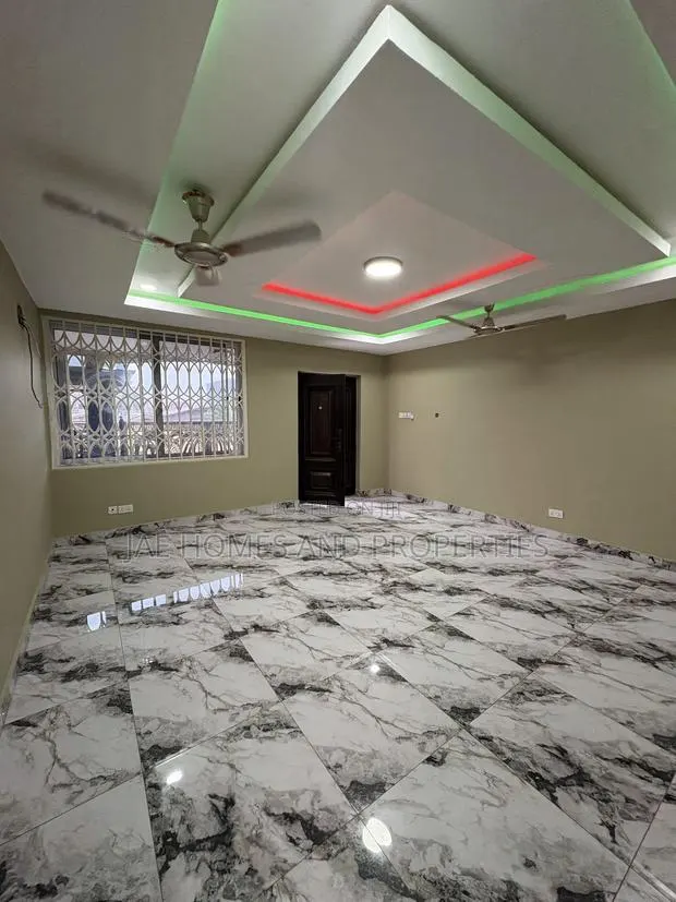 3bdrm Apartment in West Hills Mall Area for rent · Photo 1