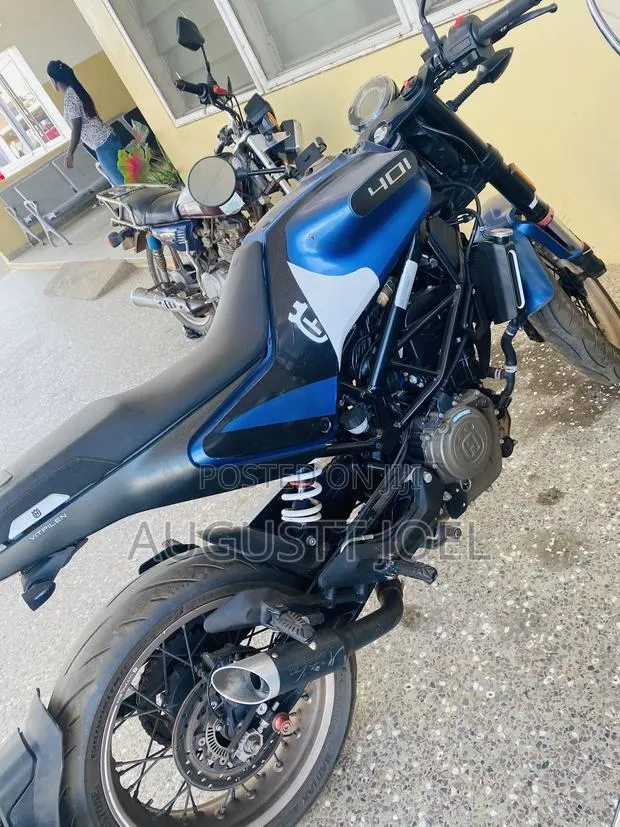 Husqvarna 2025 Blue · Photo 1
