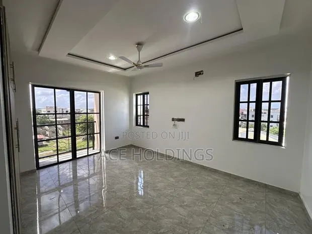 2bdrm Apartment in Lakeside for rent · Photo 1