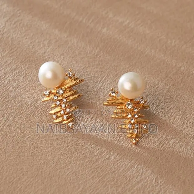 Hypoallergenic Pearl Classy Earring · Photo 1