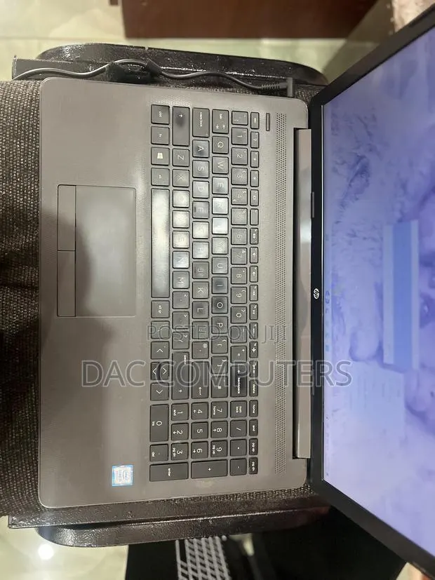 Laptop HP 250 G7 8GB Intel Core i7 SSD 128GB · Photo 1