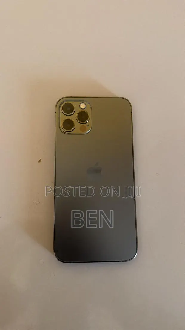 Apple iPhone 12 Pro 128 GB Graphite · Photo 1