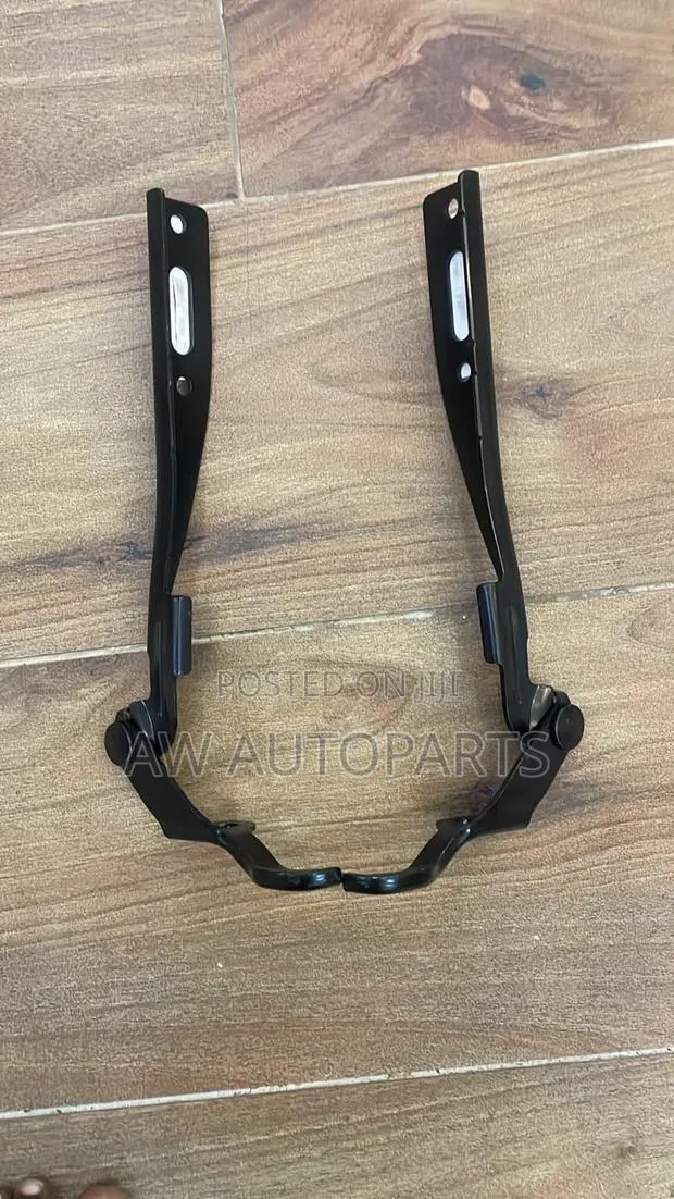 Honda Accord 13-15 Hood Hinge · Photo 1