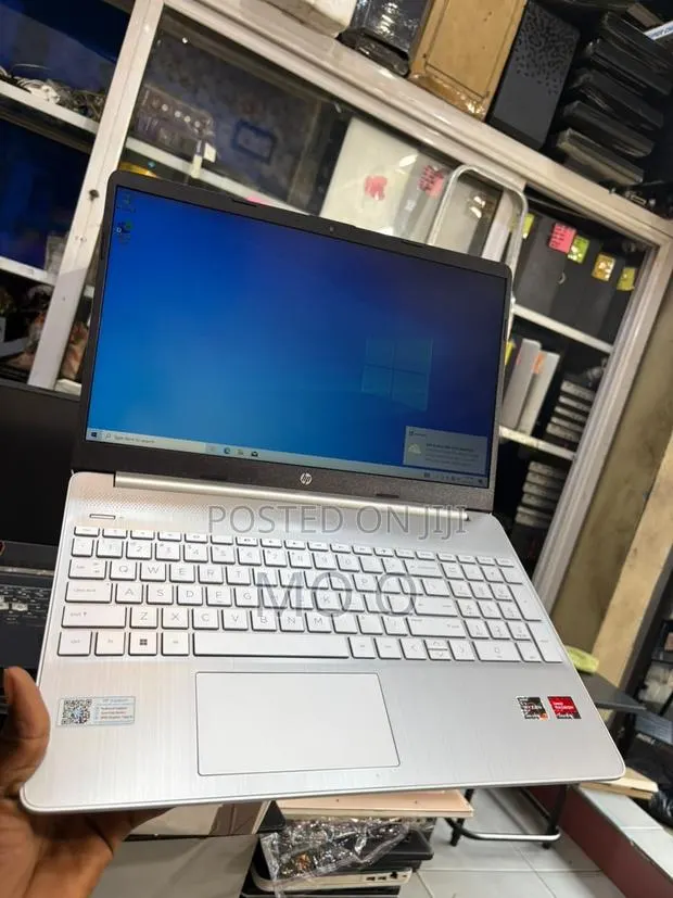 Laptop HP 15 8GB AMD Ryzen 7 SSD 512GB · Photo 1