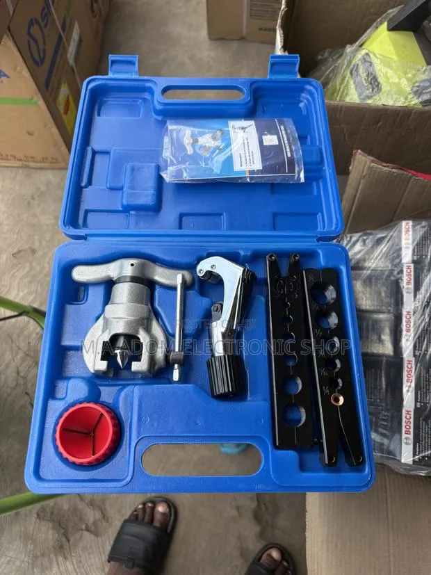Flaring Tool With Case · Photo 1