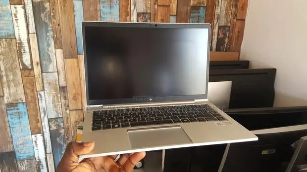 Laptop HP EliteBook 840 G7 16GB Intel Core i7 SSD 256GB · Photo 1