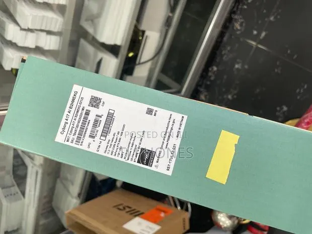 New Laptop MSI 8GB AMD Ryzen 7 SSD 1T · Photo 1