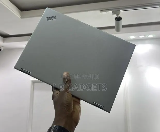 Laptop Lenovo ThinkPad X380 Yoga 16GB Intel Core i5 SSD 256GB · Photo 1