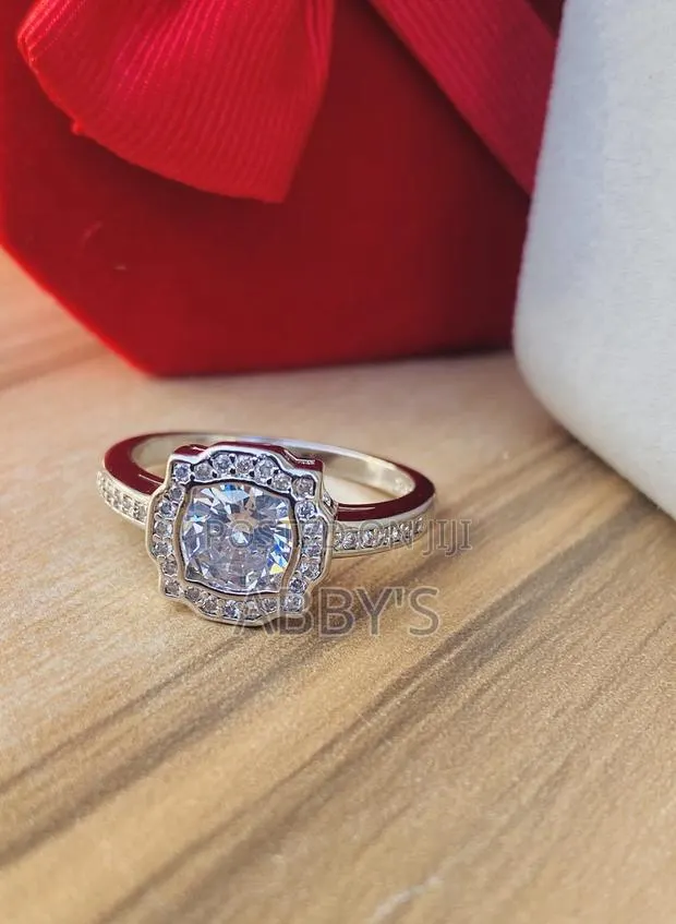 Silver Square Cut Promise Ring · Photo 1