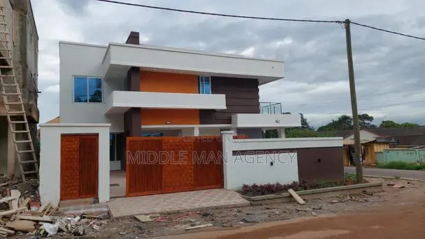 Furnished 4bdrm Mansion in Middle Man Agency, Kumasi Metropolitan · Photo 1