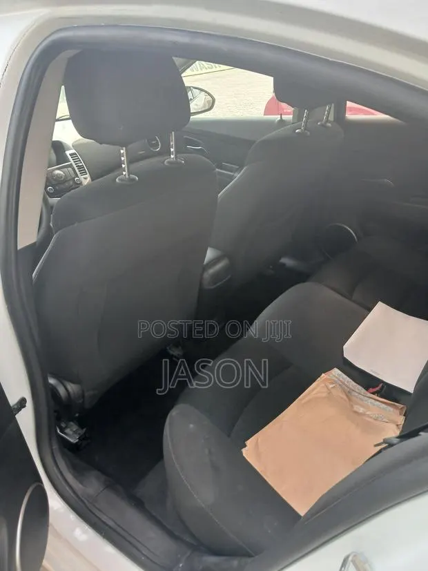 Chevrolet Cruze LS 4dr Sedan (1.5L 4cyl 6A) 2016 White · Photo 1
