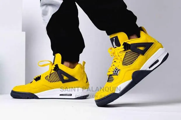 Nike Jordan 4 · Photo 1