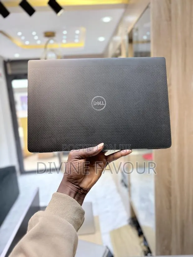Laptop Dell Latitude 7310 16GB Intel Core i5 SSD 256GB · Photo 1