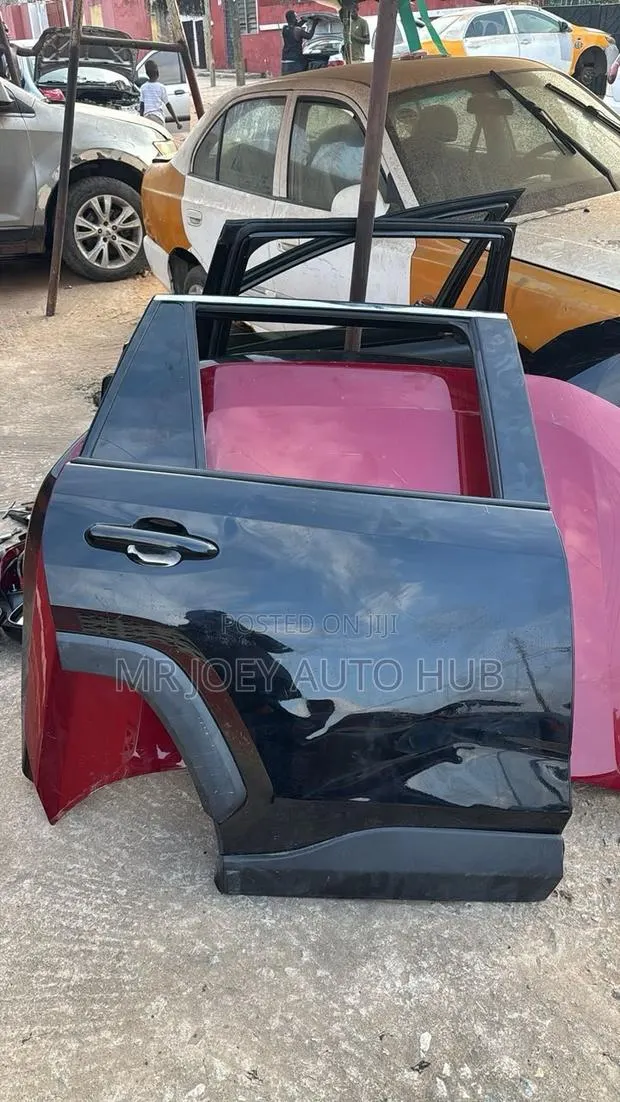 Toyota RAV4 2019 2020 2021 2022 2023 2024 2025 Back Right Door Complet · Photo 1