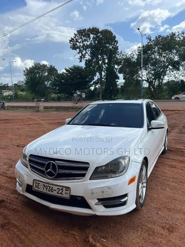 Mercedes-Benz C250 2014 White · Photo 1
