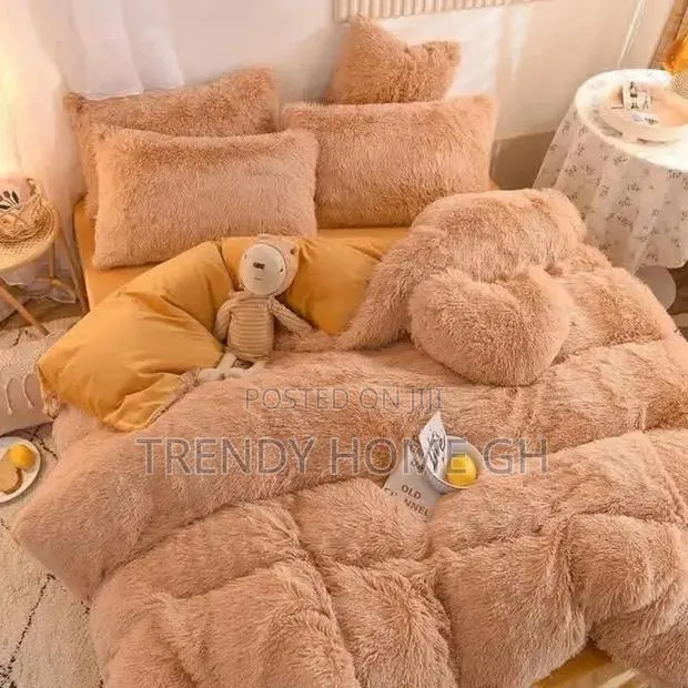 Fluffy Duvet Set Luxury Bedding Set · Photo 1