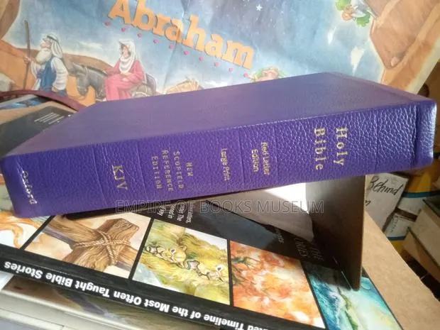 The New Scofield Study Bible Iii, Extra Large Print · Photo 1