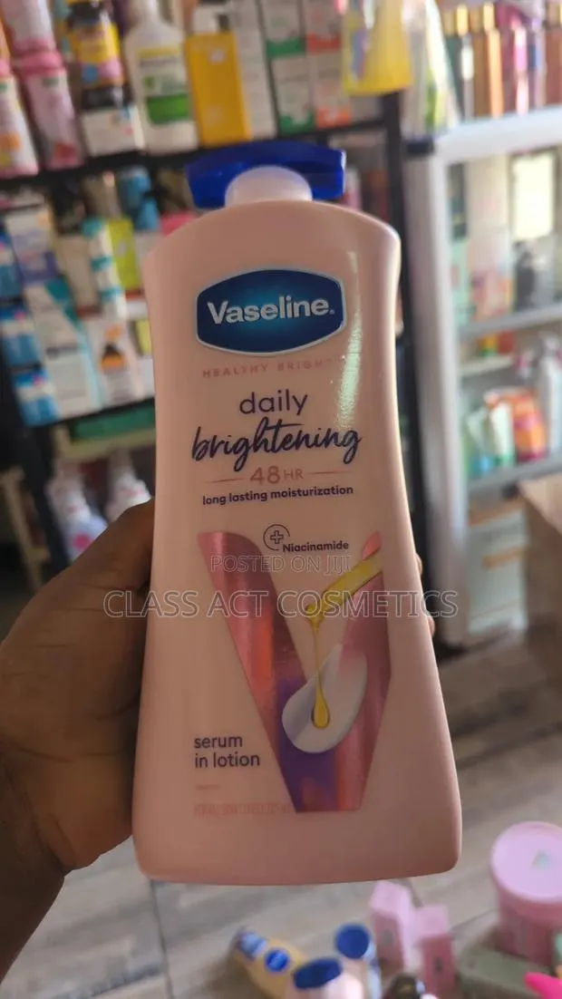 Vaseline Healthy Daily Brightening With Niacinamide · Photo 1