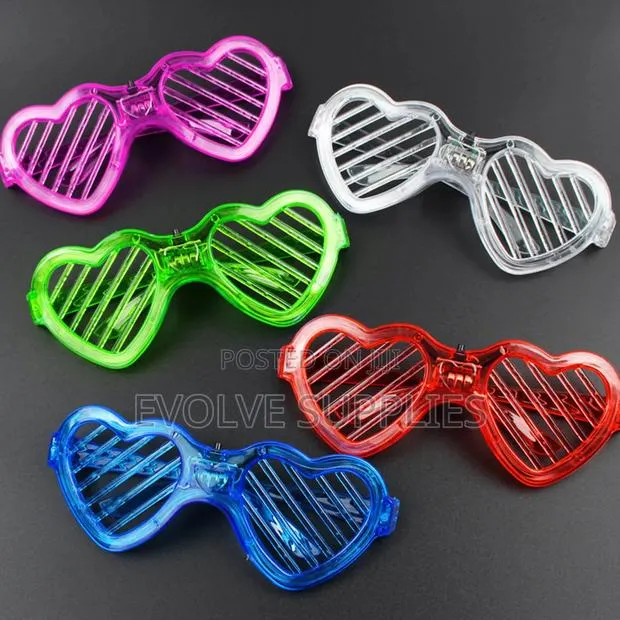 Led Heart Shaped Party Glasses · Photo 1