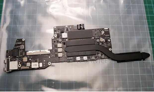 MacBook Pro A1708 Motherboard · Photo 1