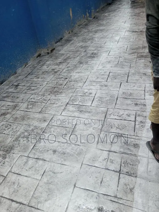 Decurative Imprint Floor · Photo 1