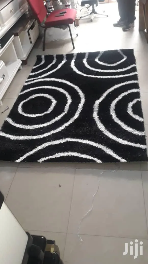 Center Carpets · Photo 1