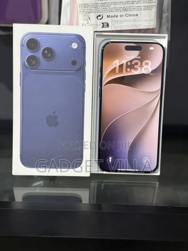 Apple iPhone 17 Pro Max 512 GB Blue · Photo 1