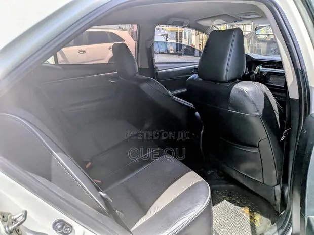 Toyota Corolla S 4dr Sedan (1.8L 4cyl CVT) 2016 White · Photo 1