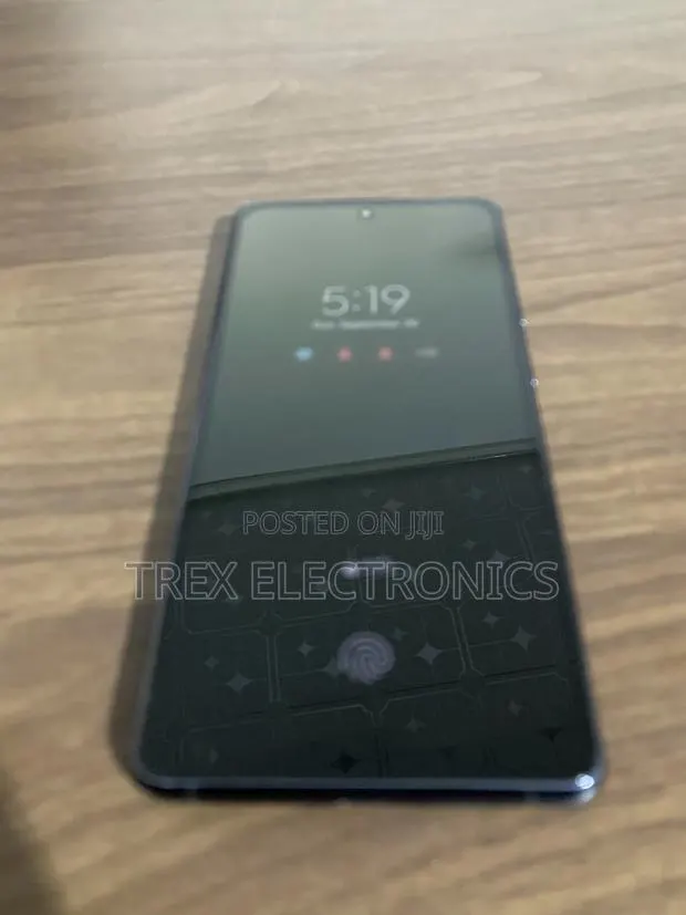 New Samsung Galaxy S20 FE 5G SD865 128 GB Blue · Photo 1