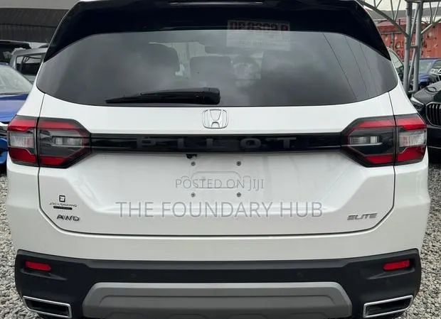 Honda Pilot EX-L 8 Passenger AWD 2023 White · Photo 1