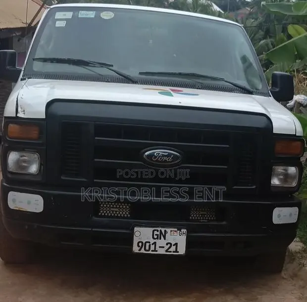 Ford E350 2014 Red · Photo 1