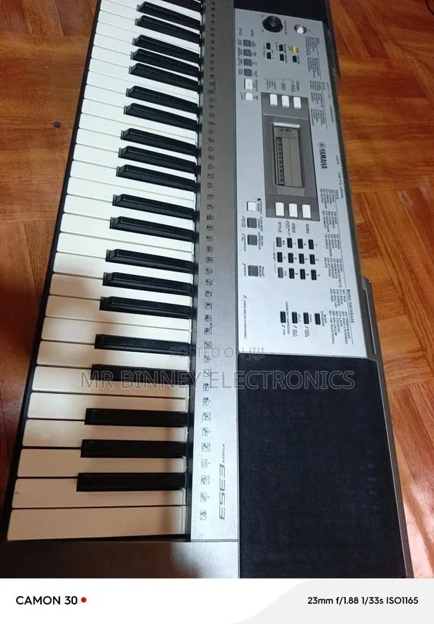 Yamaha PSR E353 · Photo 1