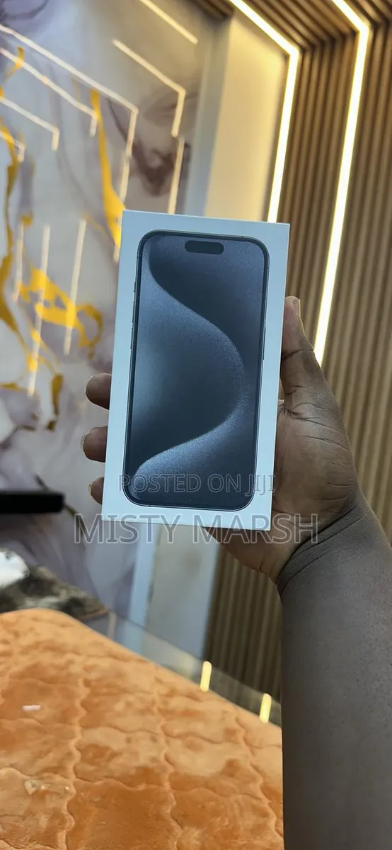 New Apple iPhone 15 Pro 128 GB Black · Photo 1