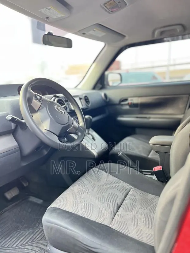 Scion xB Base 2015 Red · Photo 1